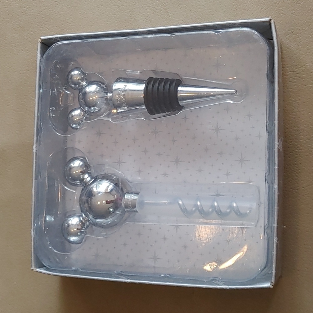 Disney Wine Accessories
